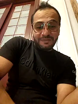 julian-112 online show from January 2026 10:22:02 PM