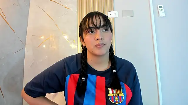 Snapshot of AlanaBlair_ chatting on January 2026 07:37:02 PM AlanaBlair online show from January 2026 07:37:02 PM