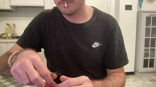 Al0neB0y01 online show from January 2026 09:06:02 PM