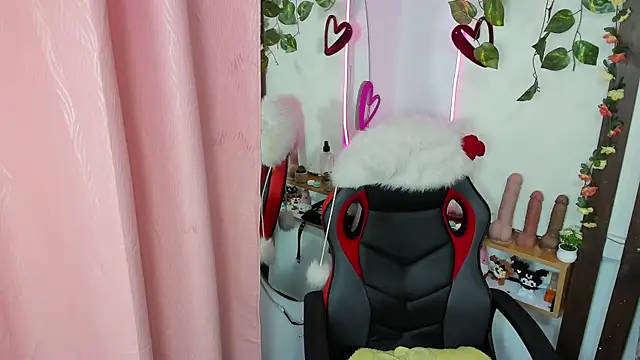 Snapshot of MeowMota_ chatting on May 2026 07:00:01 PM MeowMota online show from May 2026 07:00:01 PM