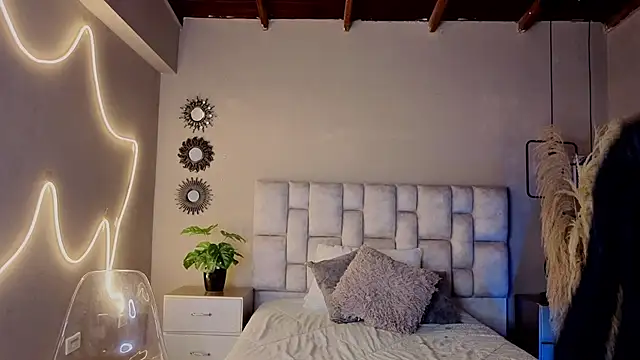 Snapshot of _liiss chatting on February 2026 11:11:01 AM liiss online show from February 2026 11:11:01 AM