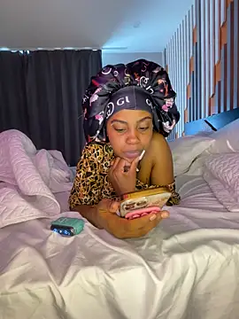 Snapshot of oshun6360 chatting on May 2026 02:02:02 PM oshun6360 online show from May 2026 02:02:02 PM
