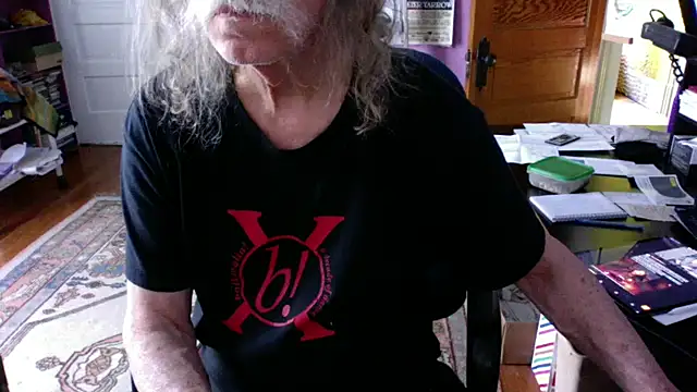 Snapshot of LickYourYoni chatting on May 2026 08:27:01 PM LickYourYoni online show from May 2026 08:27:01 PM