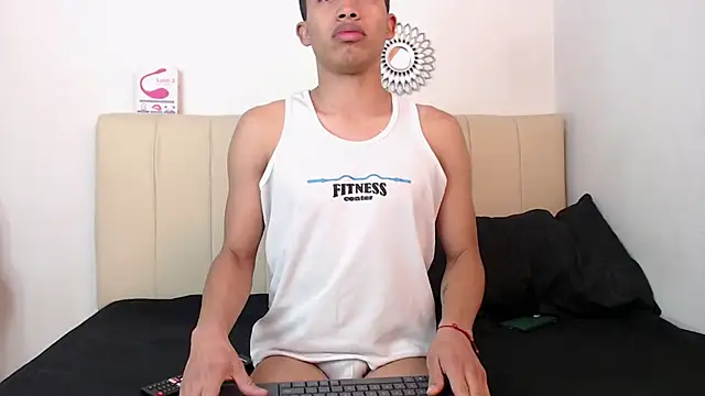 BayronSantana online show from February 2026 01:10:02 AM