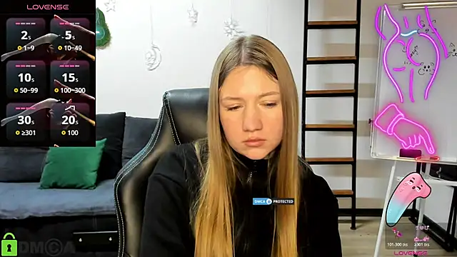 LovelyyLola online show from January 2026 02:54:02 PM