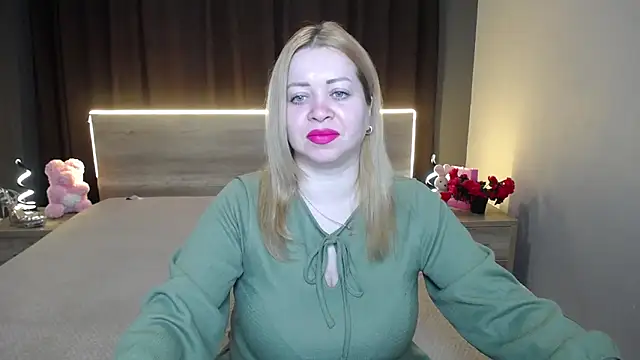 Snapshot of OliviaVerr chatting on February 2026 01:18:01 PM OliviaVerr online show from February 2026 01:18:01 PM