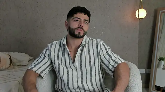 Snapshot of Thiago_moretti chatting on July 2026 11:21:02 PM Thiago moretti online show from July 2026 11:21:02 PM