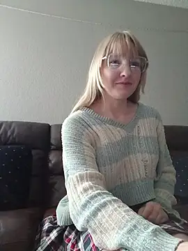 Snapshot of BunnySnowFlake chatting on April 2026 11:09:02 PM BunnySnowFlake online show from April 2026 11:09:02 PM