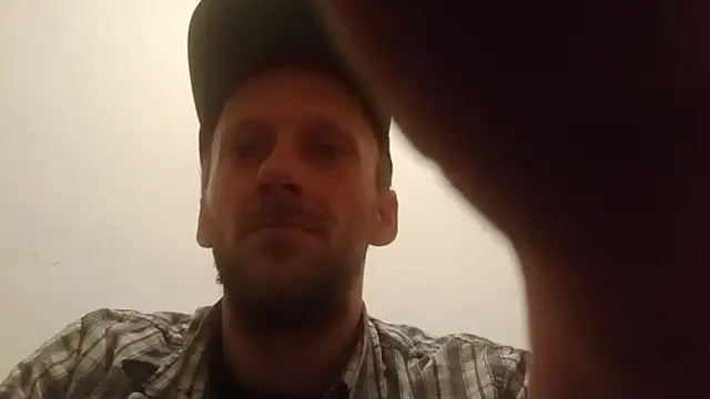 Snapshot of YeahDaynight2 chatting on January 2026 03:52:02 AM YeahDaynight2 online show from January 2026 03:52:02 AM