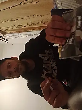 Snapshot of YeahDaynight2 chatting on January 2026 03:17:02 PM YeahDaynight2 online show from January 2026 03:17:02 PM