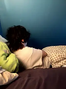 quwuinnie333 online show from January 2026 05:24:01 AM