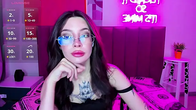 Snapshot of IvyDainty chatting on July 2026 01:23:02 AM IvyDainty online show from July 2026 01:23:02 AM
