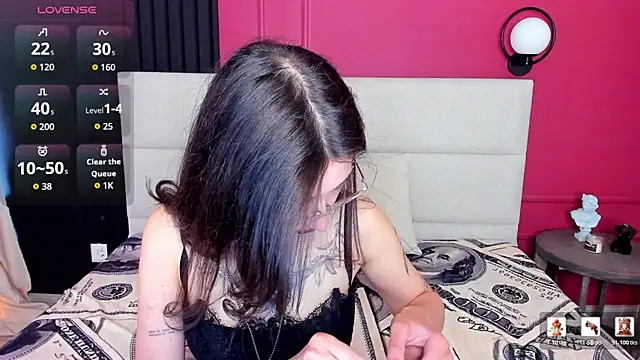 Snapshot of IvyDainty chatting on July 2026 01:43:02 AM IvyDainty online show from July 2026 01:43:02 AM