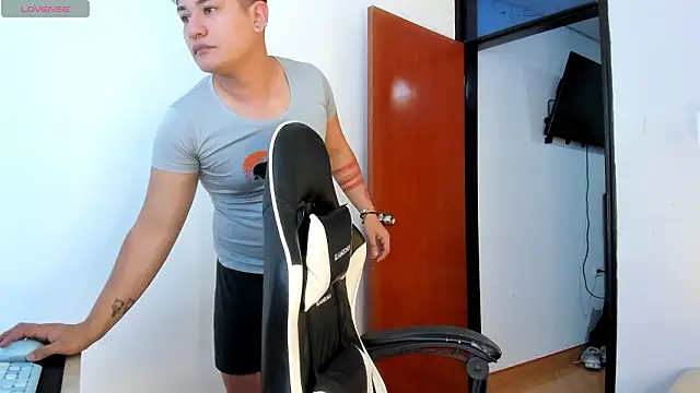 Theo Rowan online show from February 2026 07:08:02 PM