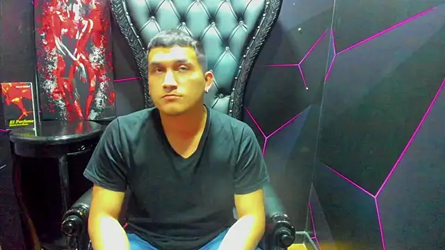 Snapshot of Lucca_Moretti chatting on January 2026 03:36:01 PM Lucca Moretti online show from January 2026 03:36:01 PM