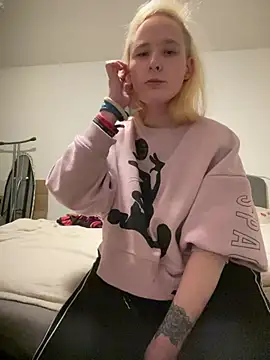 PurpleHazexx online show from February 2026 09:00:02 PM