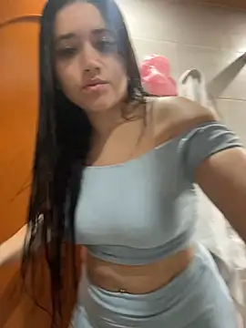 Veronica Wins  online show from April 2026 04:04:01 PM