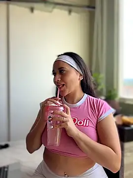 Veronica Wins  online show from May 2026 03:18:01 PM