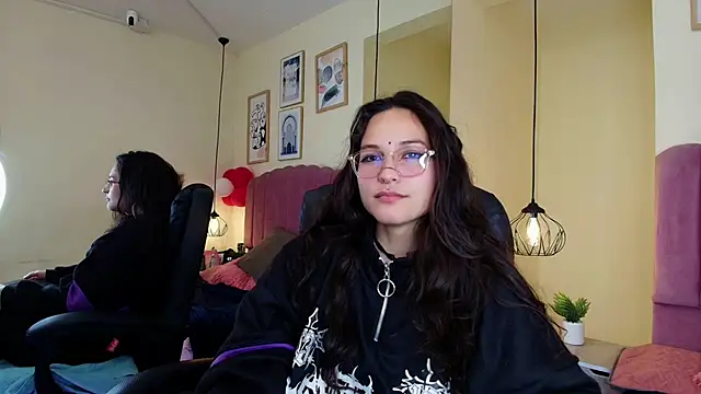 Hanabie  online show from February 2026 03:39:01 AM