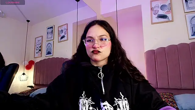 Hanabie  online show from April 2026 03:22:01 AM