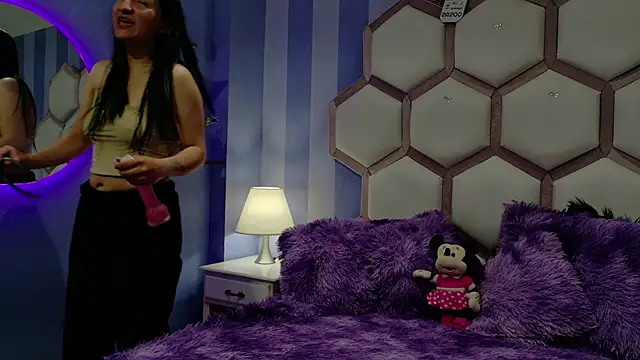 yvi taylor online show from April 2026 12:08:02 PM