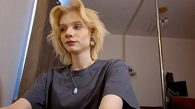 Snapshot of AuraNevera chatting on January 2026 05:23:02 AM AuraNevera online show from January 2026 05:23:02 AM