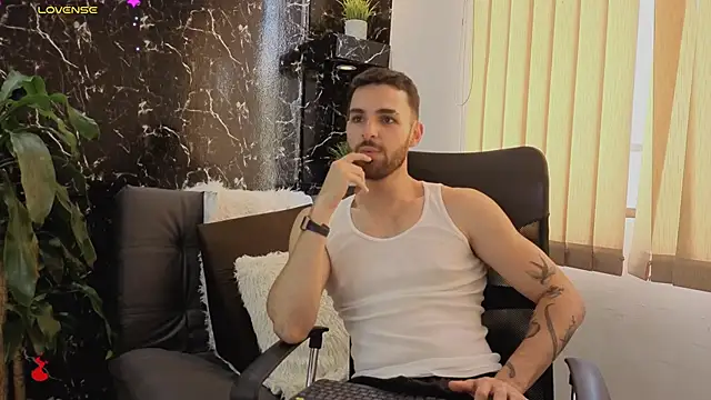 Snapshot of Apolo_lux1 chatting on January 2026 05:04:02 PM Apolo lux1 online show from January 2026 05:04:02 PM