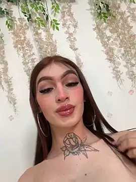 Snapshot of lizz_lunna chatting on May 2026 09:00:02 PM lizz lunna online show from May 2026 09:00:02 PM