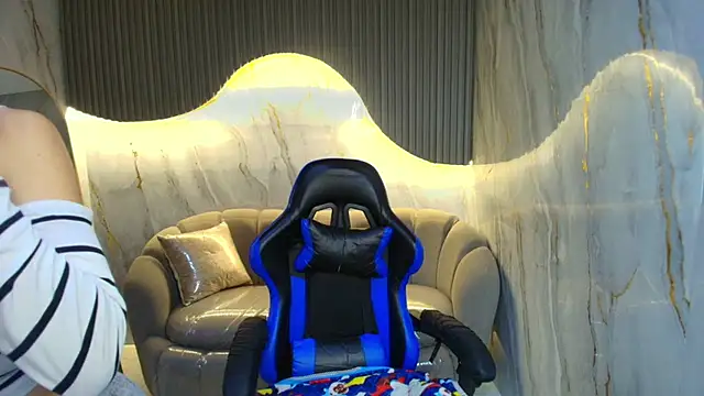 Snapshot of katalina_r_ chatting on February 2026 03:34:02 AM katalina r online show from February 2026 03:34:02 AM