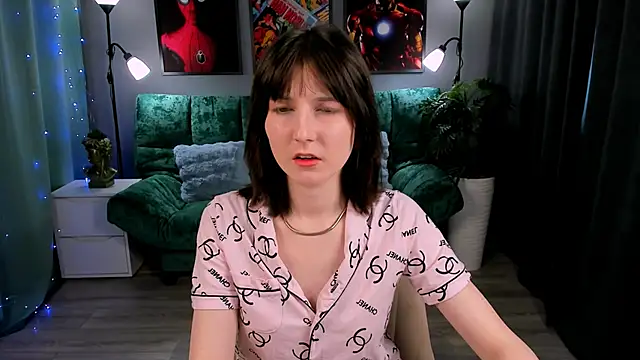 KikaOsterman online show from April 2026 02:15:02 PM