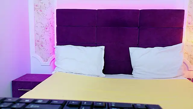 EvelinHill online show from February 2026 05:11:02 AM