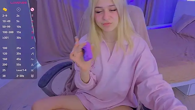 ApheliaStar online show from April 2026 02:31:01 PM