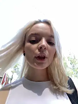 Snapshot of aka_Blonde chatting on June 2026 08:04:02 AM aka Blonde online show from June 2026 08:04:02 AM