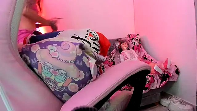 jenniferbodys online show from April 2026 08:57:01 PM