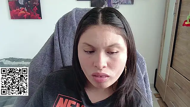 Snapshot of yessica_gomez01 chatting on April 2026 06:55:02 PM yessica gomez01 online show from April 2026 06:55:02 PM