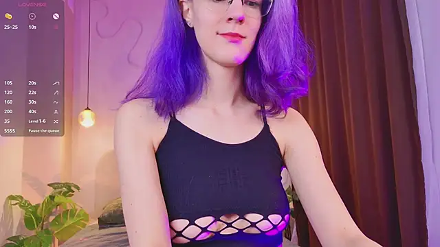 Snapshot of AuraLaunni chatting on January 2026 08:08:02 AM AuraLaunni online show from January 2026 08:08:02 AM