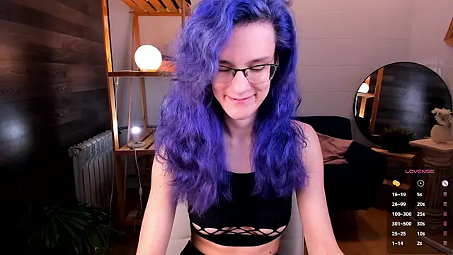 Snapshot of AuraLaunni chatting on June 2026 06:49:02 AM AuraLaunni online show from June 2026 06:49:02 AM