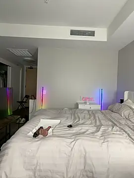 juliasweettits online show from March 2026 12:12:01 AM