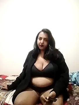 Snapshot of IndianBearxx chatting on May 2026 05:07:01 PM IndianBearxx online show from May 2026 05:07:01 PM