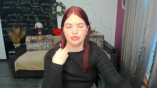 Snapshot of Secret_Emma chatting on January 2026 12:43:01 PM Secret Emma online show from January 2026 12:43:01 PM