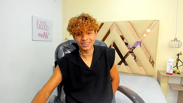 Anyelo Twink online show from January 2026 07:11:01 PM