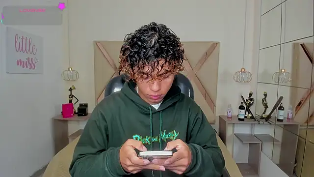 Snapshot of Anyelo_Twink chatting on June 2026 04:17:01 AM Anyelo Twink online show from June 2026 04:17:01 AM
