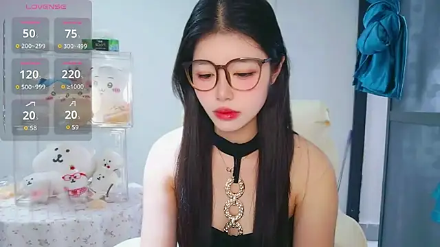 -XiaoYu-777 online show from March 2026 08:32:02 AM