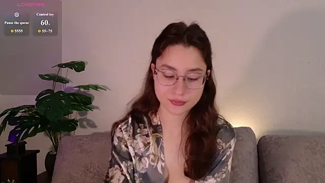 Snapshot of classy____ chatting on June 2026 05:04:01 PM classy online show from June 2026 05:04:01 PM