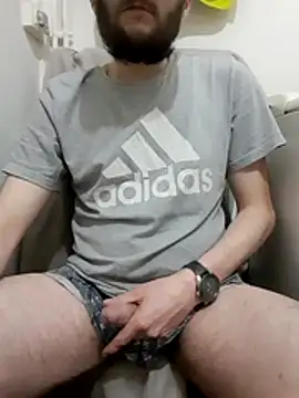 Snapshot of 80julien chatting on February 2026 01:26:01 AM 80julien online show from February 2026 01:26:01 AM