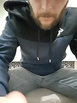 Snapshot of 80julien chatting on February 2026 03:32:02 AM 80julien online show from February 2026 03:32:02 AM