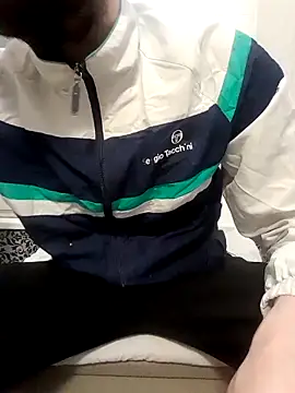 Snapshot of 80julien chatting on February 2026 12:45:02 PM 80julien online show from February 2026 12:45:02 PM