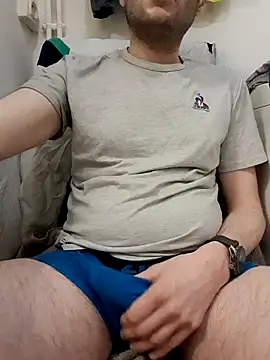 Snapshot of 80julien chatting on February 2026 04:30:01 AM 80julien online show from February 2026 04:30:01 AM