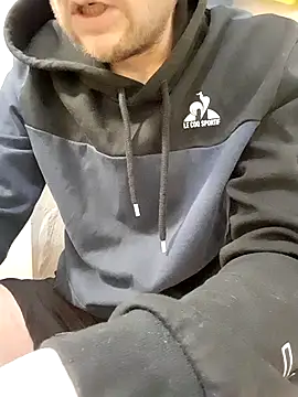 Snapshot of 80julien chatting on February 2026 12:26:01 PM 80julien online show from February 2026 12:26:01 PM