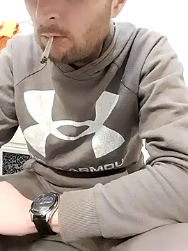 Snapshot of 80julien chatting on February 2026 01:42:01 PM 80julien online show from February 2026 01:42:01 PM